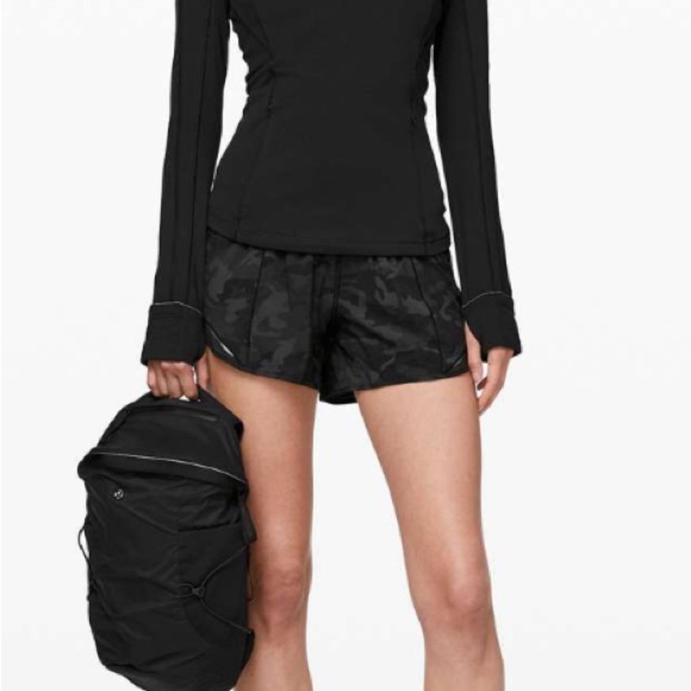 Lululemon Hotty Hot II Short